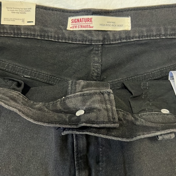 Signature by Levi Strauss & Co. Women's Heritage High Rise Kick Boot Denim Jeans - Picture 5 of 6